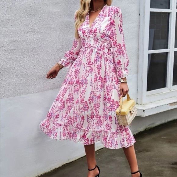 New v neck pink floral long sleeve dress - Picture 3 of 5